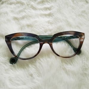 Anne et Valentin Paris optical cat eye frames. 48-22-140